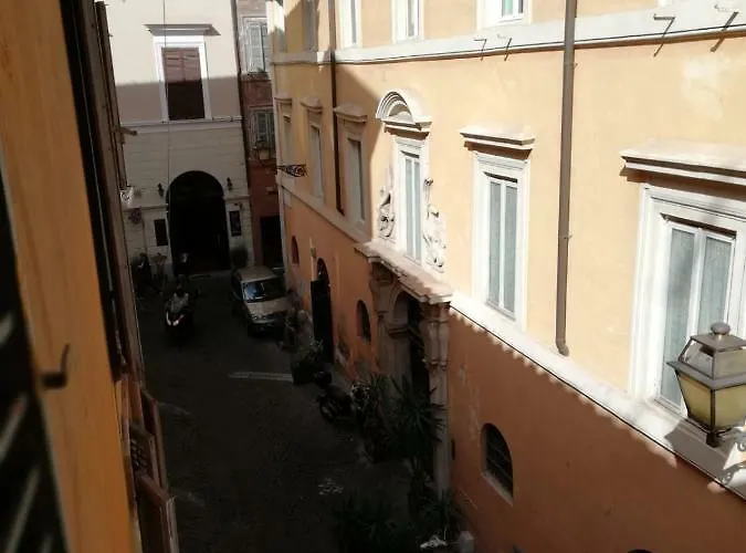 Konukevi Navona Private Roma