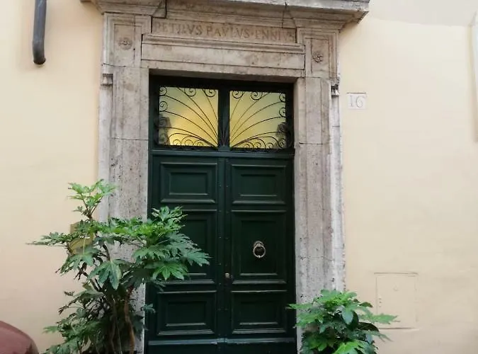 Navona Private 3*